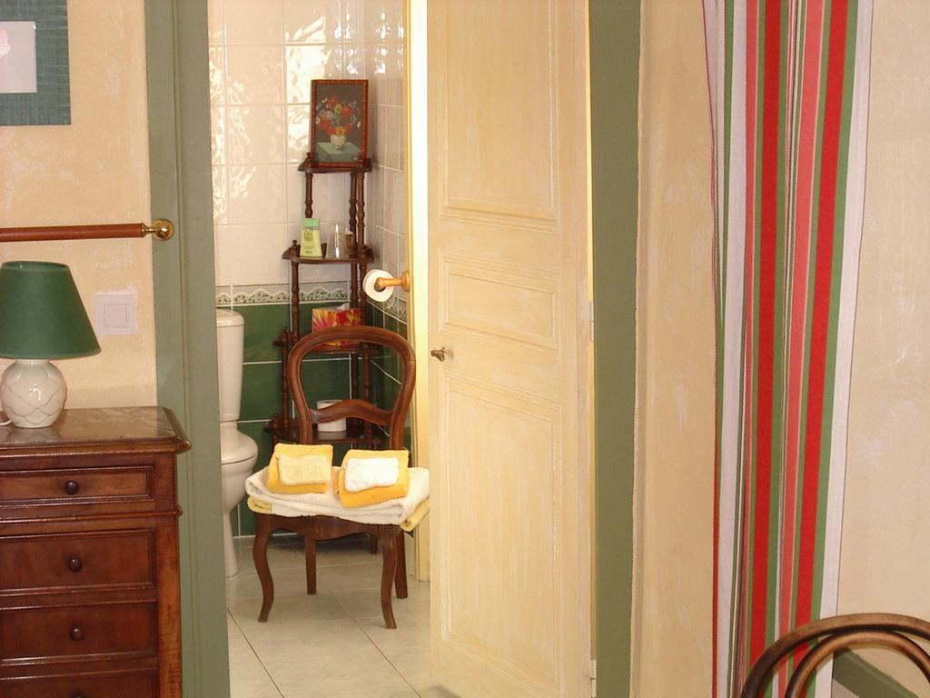 Maison D'Hotes De La Verriere Les Ardillats Phòng bức ảnh