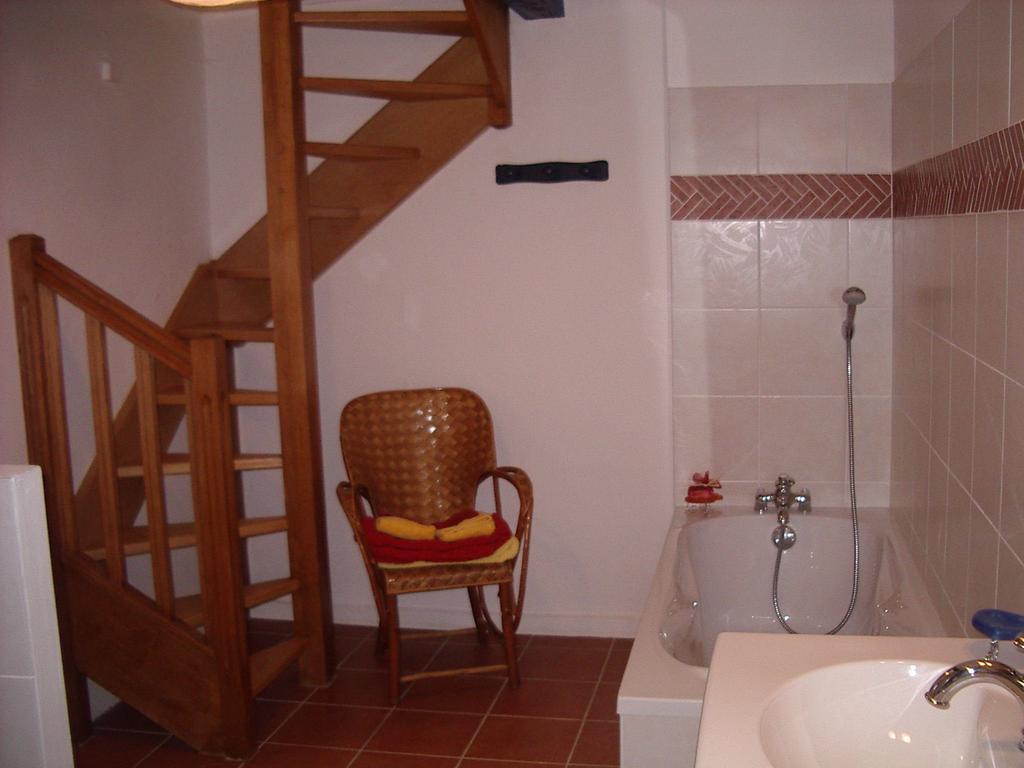 Maison D'Hotes De La Verriere Les Ardillats Phòng bức ảnh